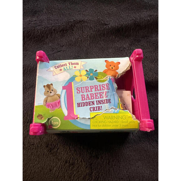 Lil Woodzeez Babeez Pink Stackable Crib Mystery Surprise Baby Sealed‎ - Picture 1 of 3